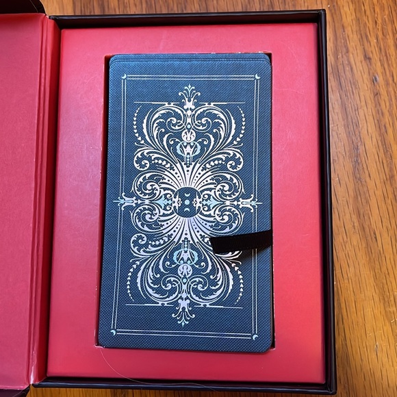 The Phantomwise Tarot Deck and Guidebook - Picture 8 of 9